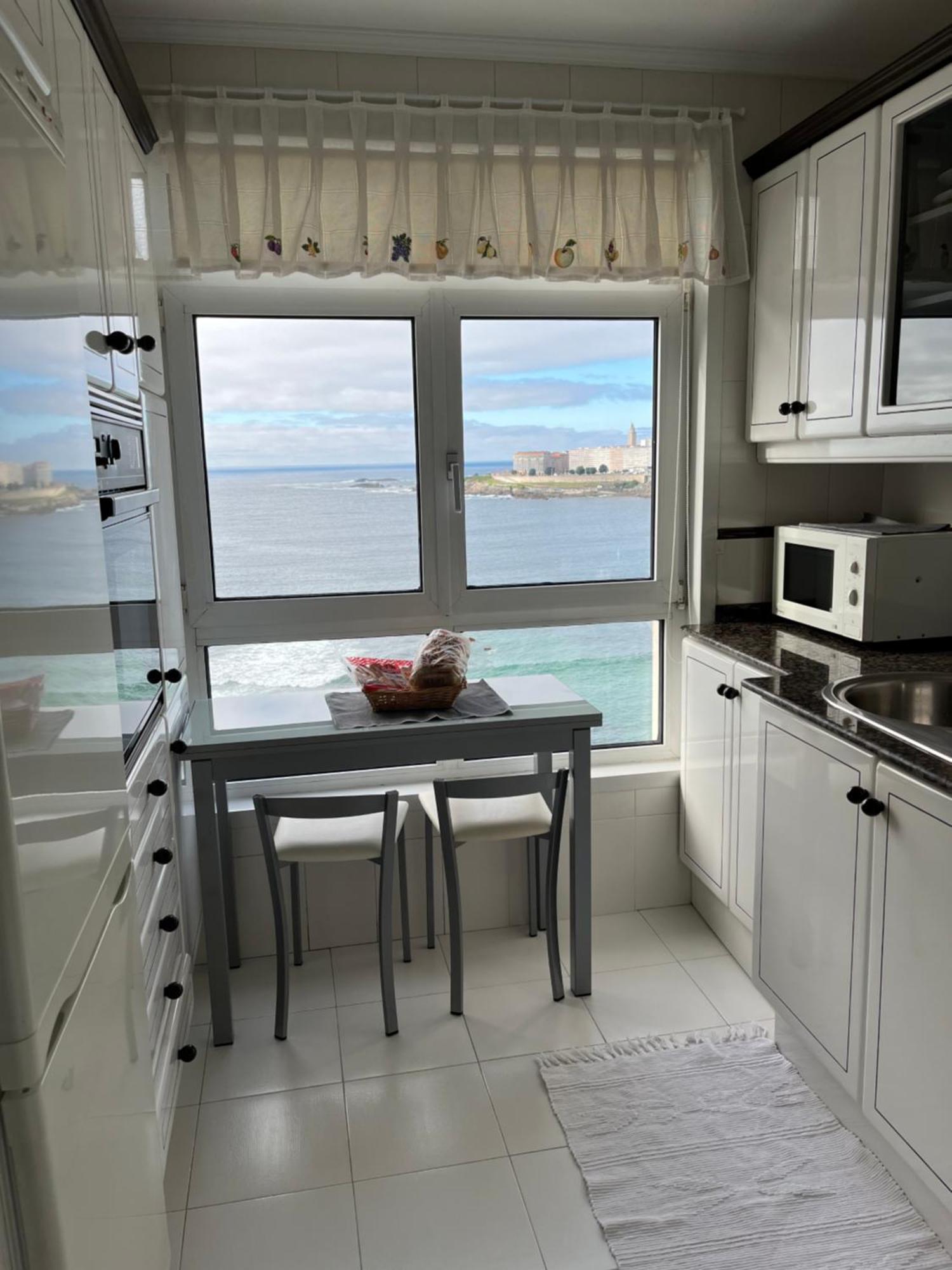 Primera Linea Playa Riazor Ла Коруня Екстериор снимка